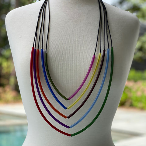NECKLACE OF 5 LAYERS IN POINTED SHAPE AND MAGNETIC CLOSURE